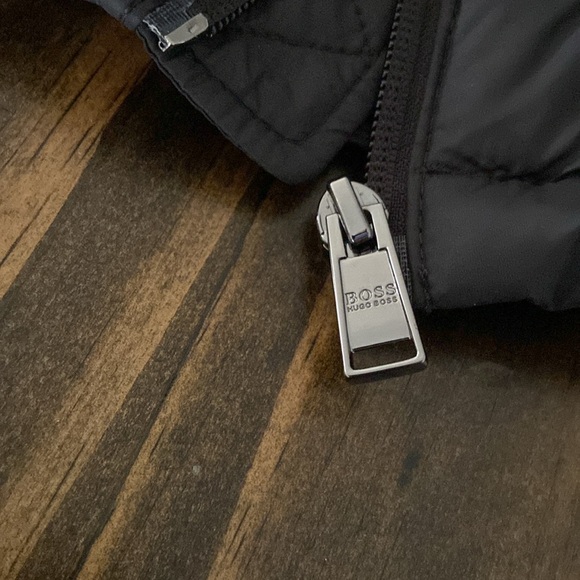 Hugo Boss Men’s Winter Coat/Puffer - Picture 3 of 3